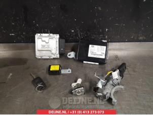 Kia Picanto Ignition lock + key O335392 photo 2