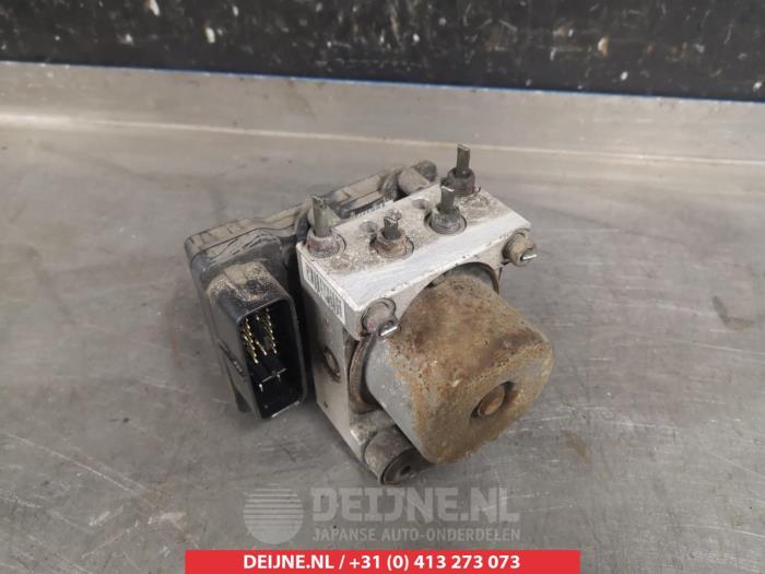 Gebruikte ABS Pomp Mitsubishi Outlander (CU) 2.0 16V 4x2 Prijs € 50,00 Margeregeling aangeboden door V.Deijne Jap.Auto-onderdelen BV