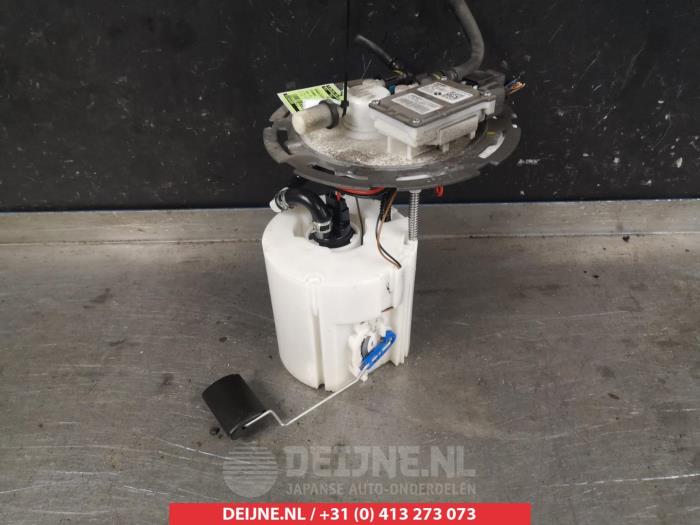 Gebruikte Tank element Pomp Hyundai i30 (PDEB5/PDEBB/PDEBD/PDEBE) 1.6 CRDi 16V VGT Prijs € 125,00 Margeregeling aangeboden door V.Deijne Jap.Auto-onderdelen BV