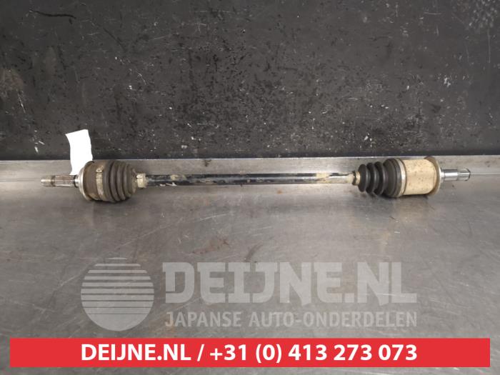 Gebruikte Steekas rechts-achter Honda CR-V Prijs € 35,00 Margeregeling aangeboden door V.Deijne Jap.Auto-onderdelen BV