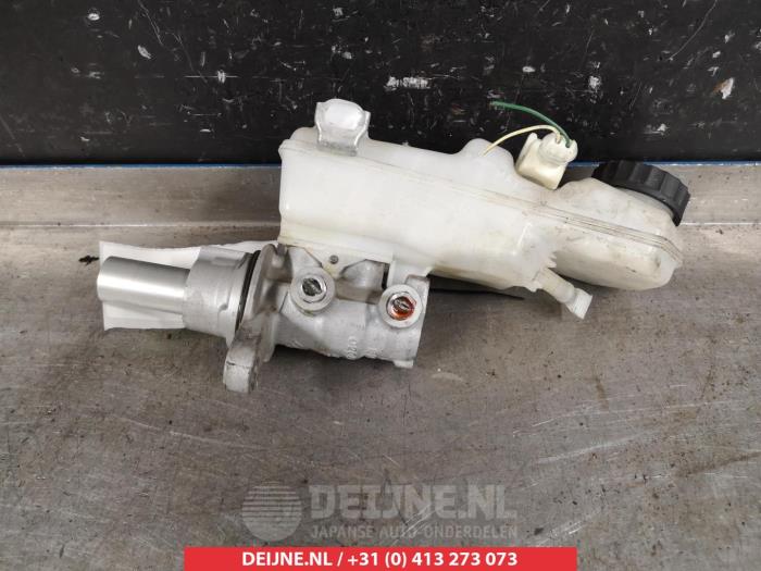 Toyota Avensis Hoofdremcilinder O337080