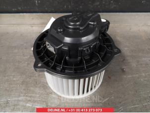 Gebruikte Kachel Ventilatiemotor Kia Picanto (JA) 1.0 12V Prijs op aanvraag aangeboden door V.Deijne Jap.Auto-onderdelen BV