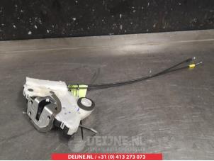 Subaru XV Front door lock mechanism 4-door, right O280870 photo 2