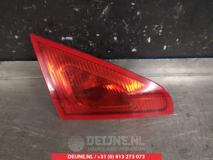 Mitsubishi Colt Achterklep reflector links O297005