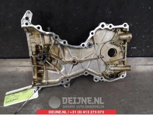 Gebruikte Distributiedeksel Suzuki Baleno (EW/FW) 1.0 Booster Jet Turbo 12V Prijs € 75,00 Margeregeling aangeboden door V.Deijne Jap.Auto-onderdelen BV