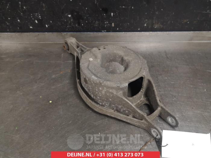Nissan 370Z Draagarm links-achter O383360
