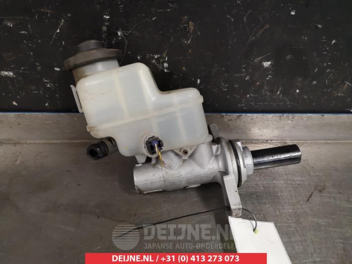 Gebruikte Hoofdremcilinder Toyota RAV4 (A3) 2.2 D-4D 16V 4x4 Prijs op aanvraag aangeboden door V.Deijne Jap.Auto-onderdelen BV