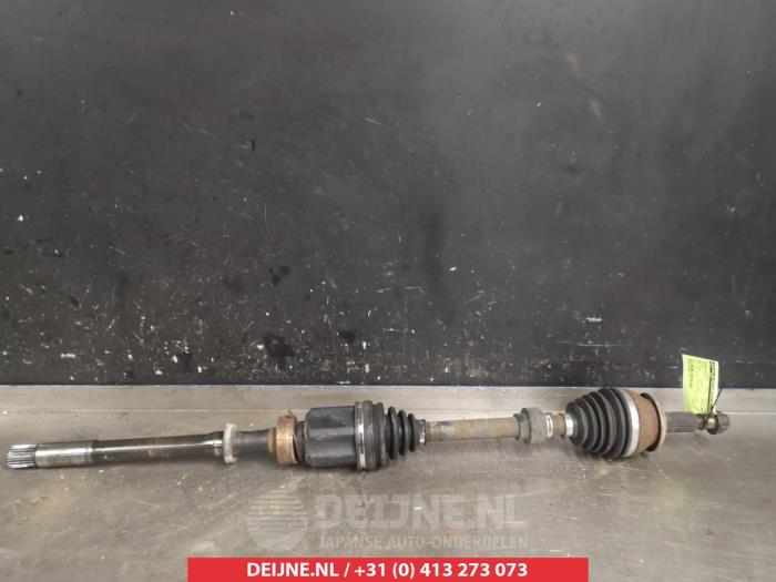 Gebruikte Steekas rechts-voor Toyota RAV4 (A3) 2.2 D-4D 16V 4x4 Prijs € 75,00 Margeregeling aangeboden door V.Deijne Jap.Auto-onderdelen BV