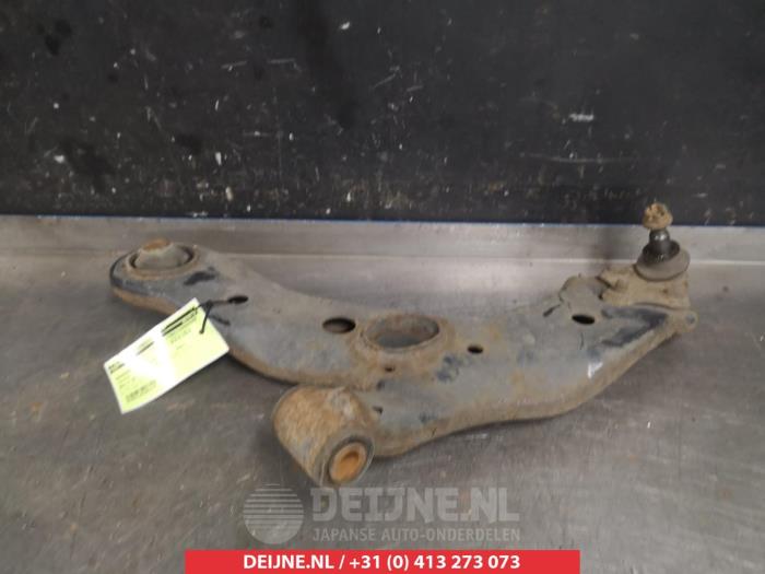 Toyota Rav-4 Draagarm onder links-voor O381834