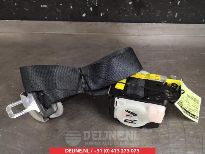 Toyota Yaris Veiligheidsgordel rechts-voor O315420