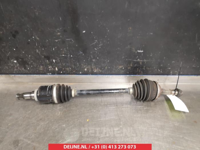 Toyota Yaris Front drive shaft, left O318578