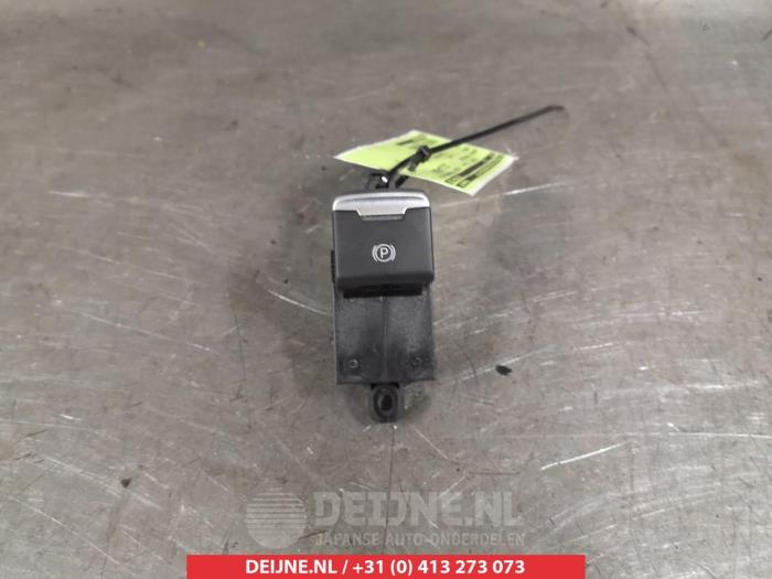 Gebruikte Handrem schakelaar Mazda CX-5 I (KE,GH) 2.2 SkyActiv-D 150 16V 2WD Prijs op aanvraag aangeboden door V.Deijne Jap.Auto-onderdelen BV