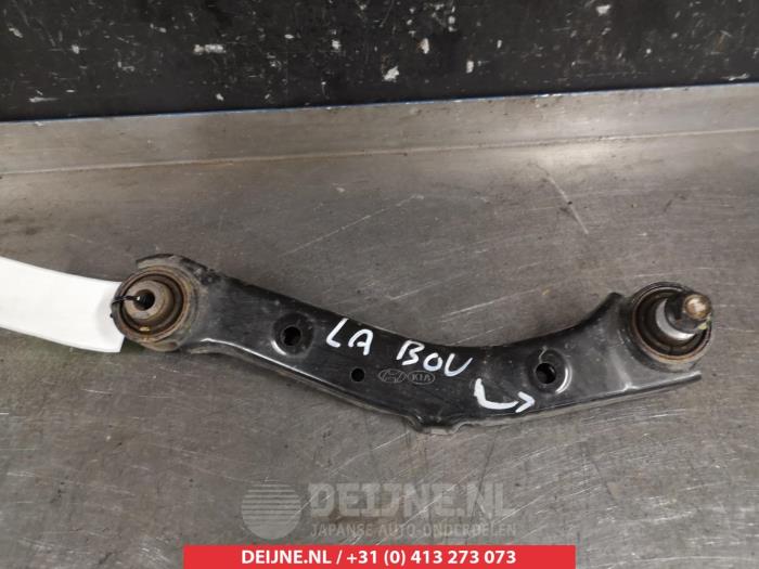Kia Sportage Rear wishbone, right O384401