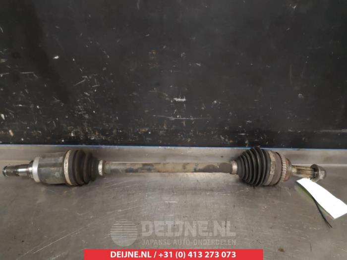 Suzuki Celerio Antriebswelle links vorne O318443