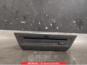 Gebruikte CD Speler Mazda 2 (DJ/DL) 1.5 SkyActiv-G 75 Prijs € 25,00 Margeregeling aangeboden door V.Deijne Jap.Auto-onderdelen BV