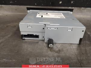 Mazda 2 CD player O312625 photo 3