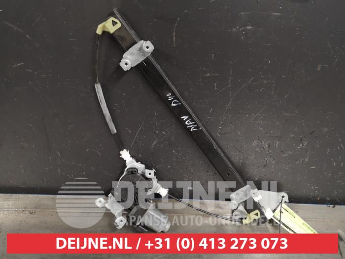 Nissan Navara Ruitmechaniek 4Deurs rechts-voor O276641