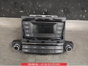 Gebruikte Radio Hyundai Tucson (TL) 1.7 CRDi 16V 2WD Prijs € 100,00 Margeregeling aangeboden door V.Deijne Jap.Auto-onderdelen BV
