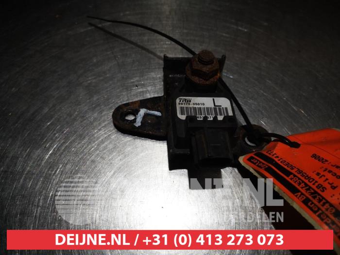 Toyota Avensis Airbag sensor O334541