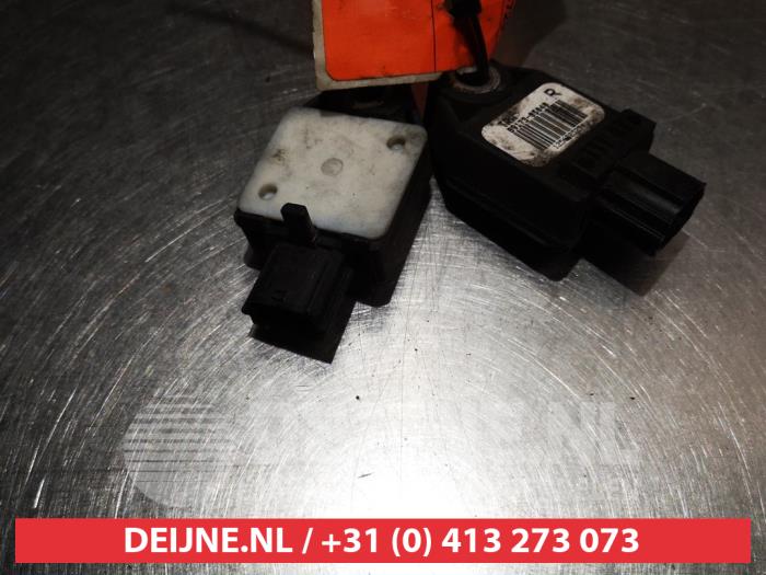 Toyota Avensis Airbag-Sensor O334542