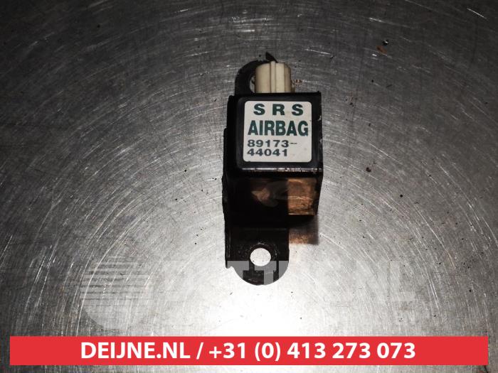Toyota Avensis Verso Airbag-Sensor O334562