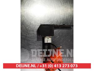 Toyota Yaris Airbag-Sensor O334516 foto 2