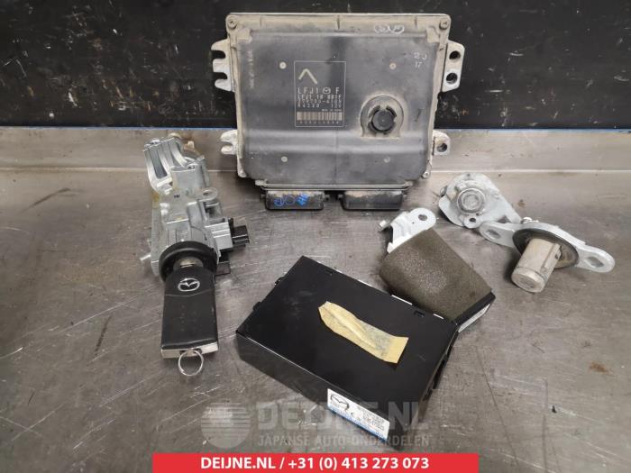 Mazda MX-5 Set of cylinder locks (complete) O277830