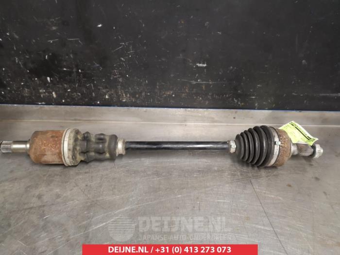 Gebruikte Steekas links-voor Honda Jazz (GE6/GE8/GG/GP) 1.4 VTEC 16V Prijs € 50,00 Margeregeling aangeboden door V.Deijne Jap.Auto-onderdelen BV
