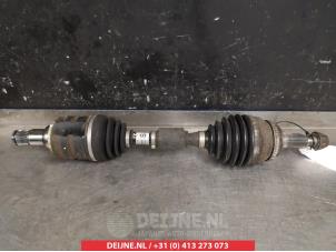 Gebruikte Homokineetas links-voor Toyota Corolla Verso (R10/11) 2.2 D-4D 16V Cat Clean Power Prijs € 50,00 Margeregeling aangeboden door V.Deijne Jap.Auto-onderdelen BV