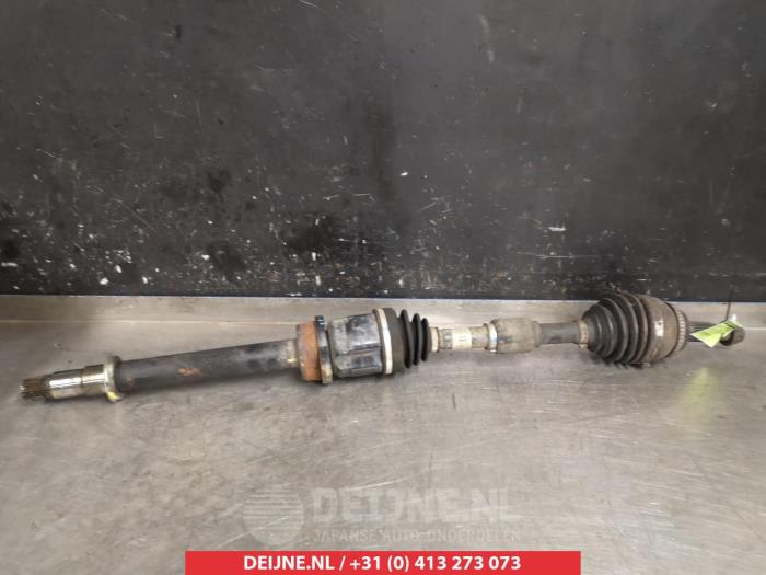 Gebruikte Aandrijfas rechts-voor Toyota Corolla Verso (R10/11) 2.2 D-4D 16V Cat Clean Power Prijs € 40,00 Margeregeling aangeboden door V.Deijne Jap.Auto-onderdelen BV