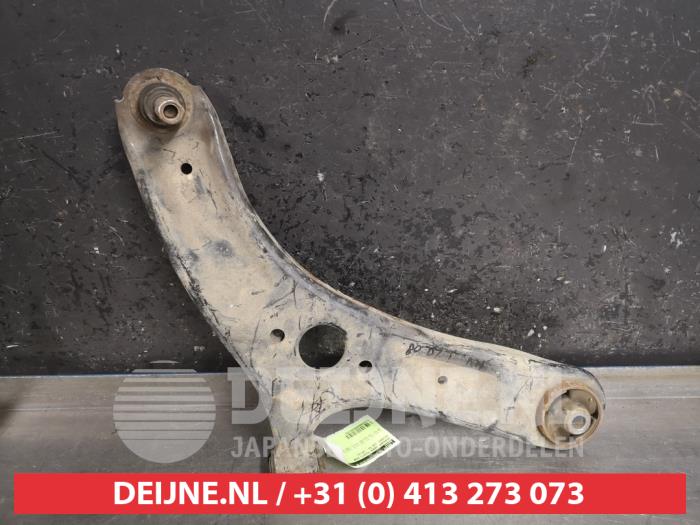 Hyundai I20 Querlenker unten rechts vorne O382102