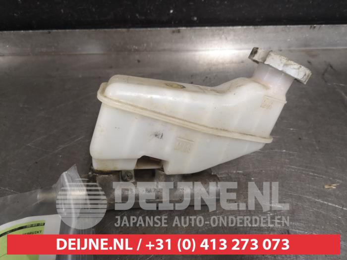 Gebruikte Hoofdremcilinder Hyundai i20 Prijs € 35,00 Margeregeling aangeboden door V.Deijne Jap.Auto-onderdelen BV