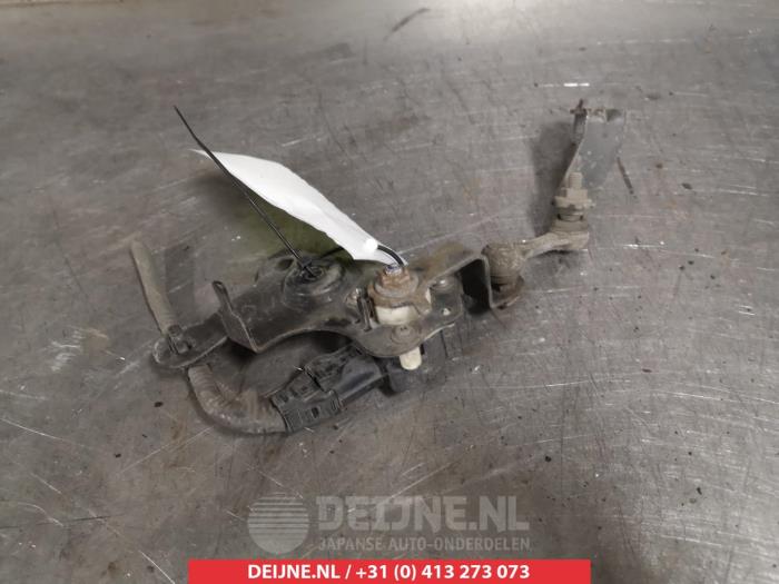 Toyota Auris Xenon height adjustment O266911