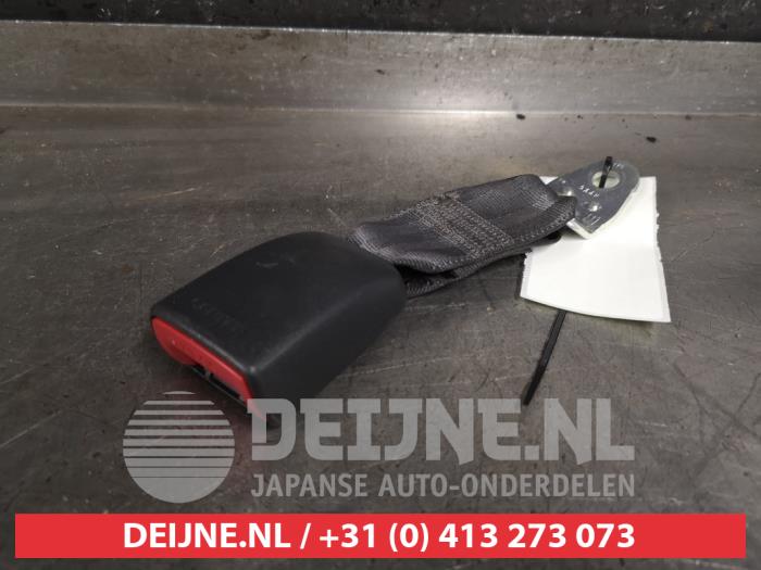 Suzuki Swift Rear seatbelt buckle, centre O315892