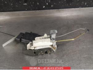 Suzuki Liana Door lock mechanism 4-door, front left O279799 photo 2