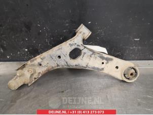Hyundai IX35 Front lower wishbone, right O382094 photo 2
