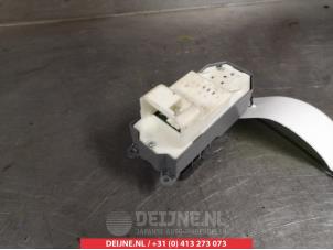 Toyota Yaris Multi-functional window switch O312437 photo 2