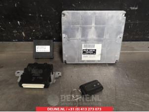 Toyota Prius Engine management computer O345391 photo 3