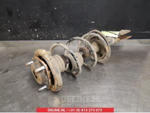 Toyota Avensis Verso Stoßdämpferstrebe rechts vorne O321943 foto 2