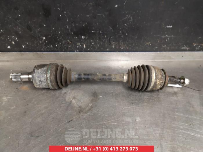 Gebruikte Aandrijfas links-voor Mazda CX-5 I (KE,GH) 2.2 SkyActiv-D 150 16V 2WD Prijs € 100,00 Margeregeling aangeboden door V.Deijne Jap.Auto-onderdelen BV