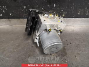 Gebruikte ABS Pomp Nissan 370 Z (Z34A) 3.7 V6 24V Nismo Prijs € 250,00 Margeregeling aangeboden door V.Deijne Jap.Auto-onderdelen BV