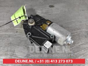 Gebruikte Schuifdak Motor Subaru Legacy Touring Wagon (BP) 2.0 R 16V Prijs € 50,00 Margeregeling aangeboden door V.Deijne Jap.Auto-onderdelen BV