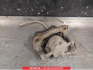 Gebruikte Remklauw (Tang) links-voor Toyota Avensis Verso (M20) 2.0 D-4D 16V Prijs € 35,00 Margeregeling aangeboden door V.Deijne Jap.Auto-onderdelen BV