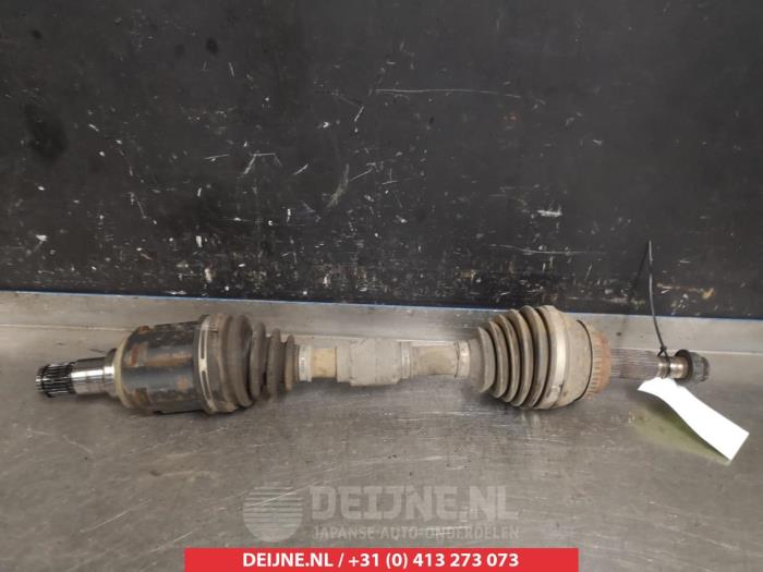 Gebruikte Steekas links-voor Toyota Avensis Verso (M20) 2.0 D-4D 16V Prijs € 35,00 Margeregeling aangeboden door V.Deijne Jap.Auto-onderdelen BV