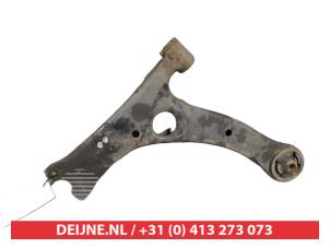 Toyota Corolla Verso Draagarm onder links-voor O381793 foto 2