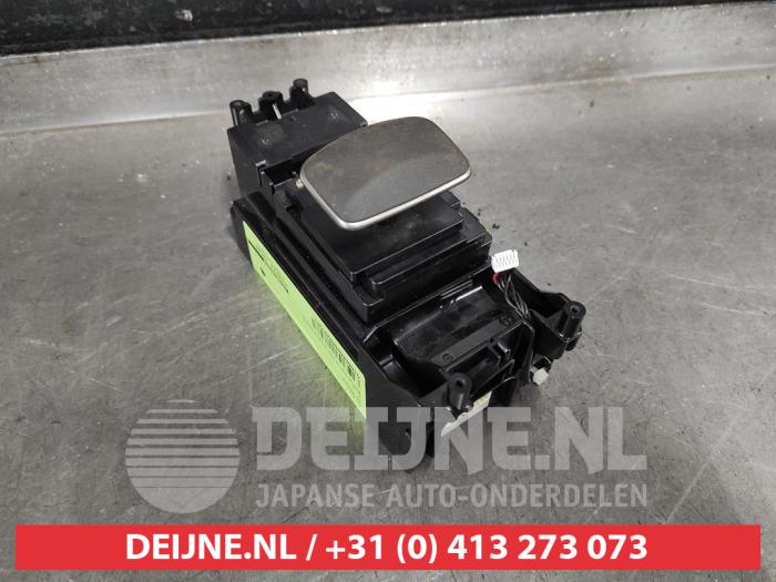 Lexus IS Regelunit Multi Media O297251