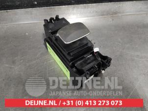 Gebruikte Multi Media Regelunit Lexus IS (E3) 300h 2.5 16V Prijs op aanvraag aangeboden door V.Deijne Jap.Auto-onderdelen BV