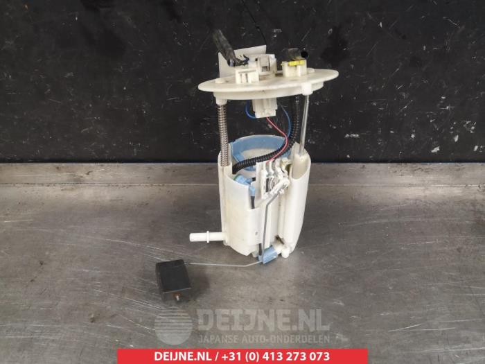 Gebruikte Brandstofpomp Elektrisch Lexus IS (E3) 300h 2.5 16V Prijs € 100,00 Margeregeling aangeboden door V.Deijne Jap.Auto-onderdelen BV