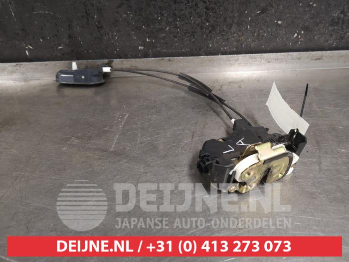 Mitsubishi Colt Deurslot Mechaniek 4Deurs links-achter O280342