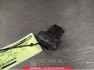 Gebruikte Luchthoeveelheidsmeter Toyota RAV4 (A4) 2.0 D-4D 16V 4x2 Prijs € 40,00 Margeregeling aangeboden door V.Deijne Jap.Auto-onderdelen BV